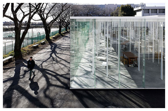 樹影深深地透進了建築物 神奈川工科大學KAIT工房／石上純也 Junya Ishigami