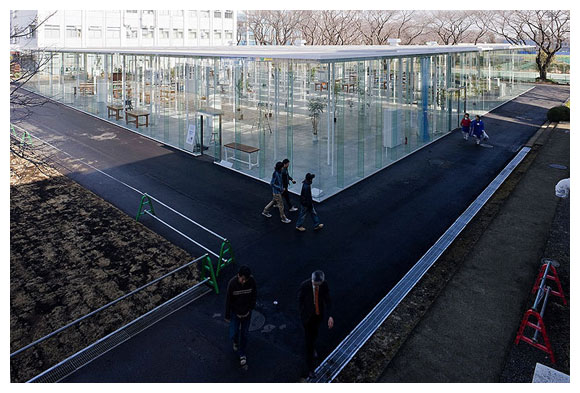 你可以說她是一種存在的不存在，或者...不存在的存在 神奈川工科大學KAIT工房／石上純也 Junya Ishigami