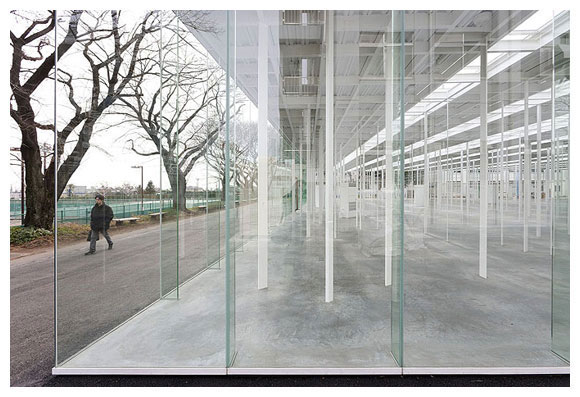 互相借景，室內室外融為一體...... 神奈川工科大學KAIT工房／石上純也 Junya Ishigami