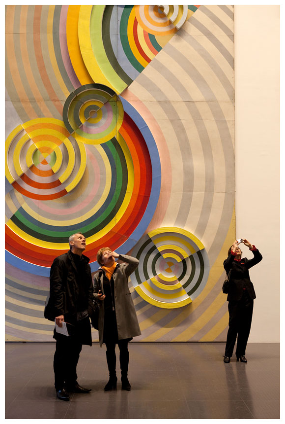 木構造系統：每個方向的木樑都是由兩層的木板組成，所以在每個交接點是由 6層的木板互相緊扣 龐畢度中心梅斯市分館 Centre Pompidou-Metz／坂茂 Shigeru Ban