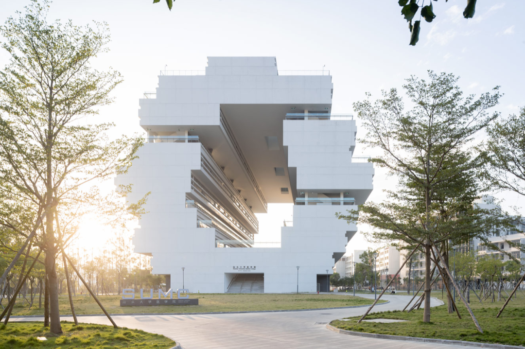 汕頭大學新醫學院大樓/Herzog & de Meuron