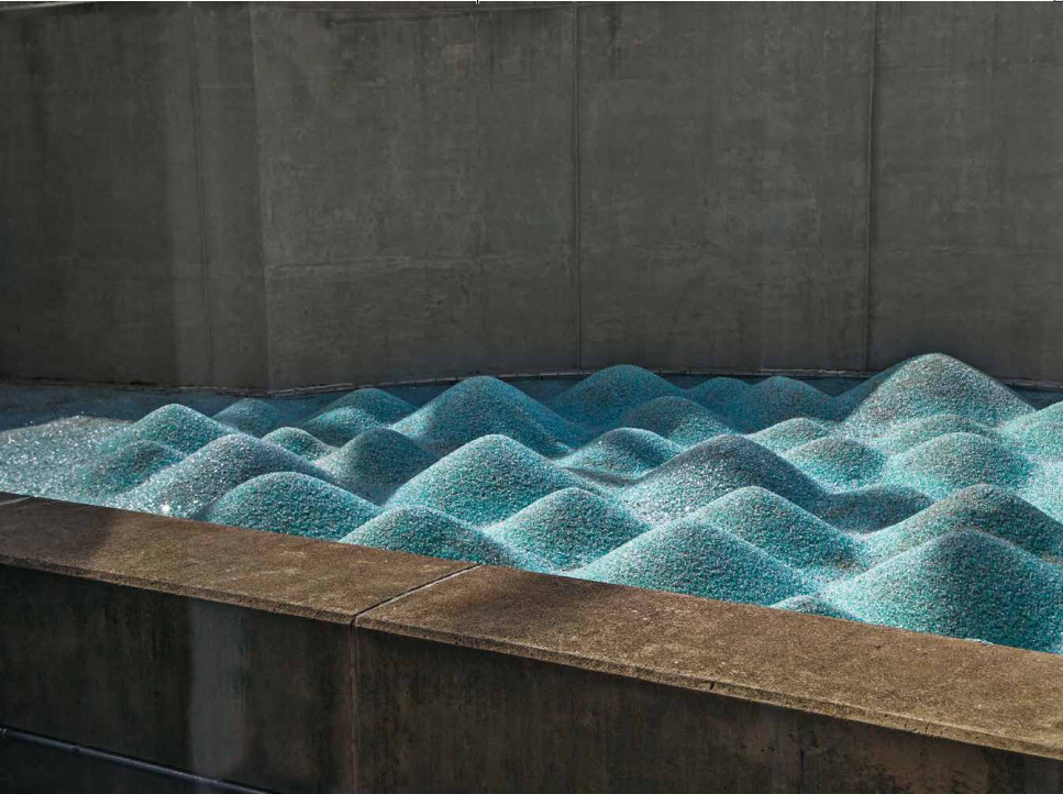 ‧林瓔作品《海嘯》圖片來源《雕刻大地：林瓔和她的藝術世界》