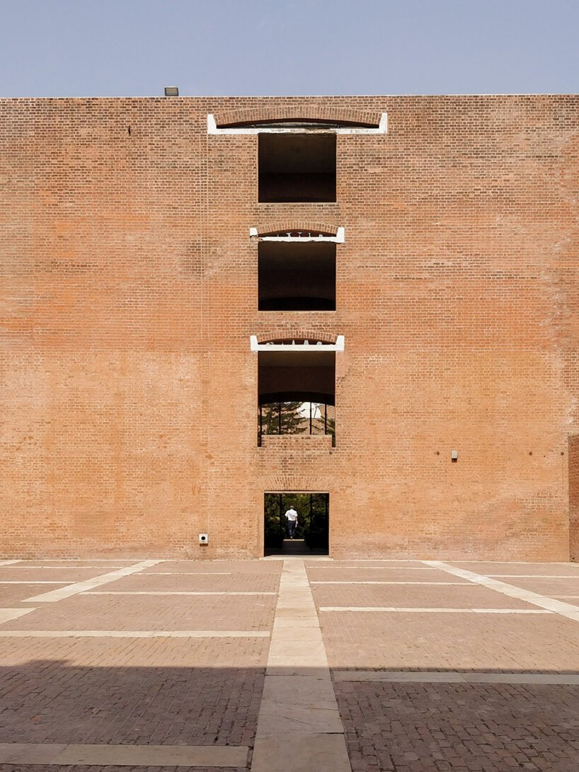 路易斯‧康(Louis I. Kahn)為印度IIMA設計的宿舍