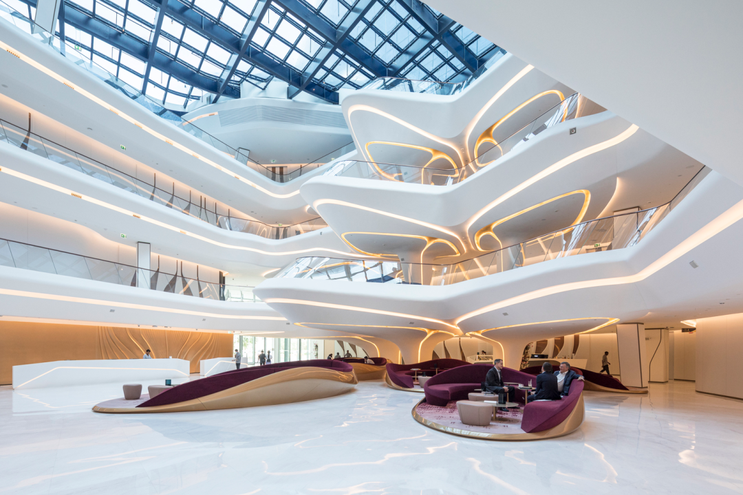 ME Dubai Hotel 最佳奢華酒店  設計：Zaha Hadid Architects 位置：阿拉伯聯合大公國 杜拜