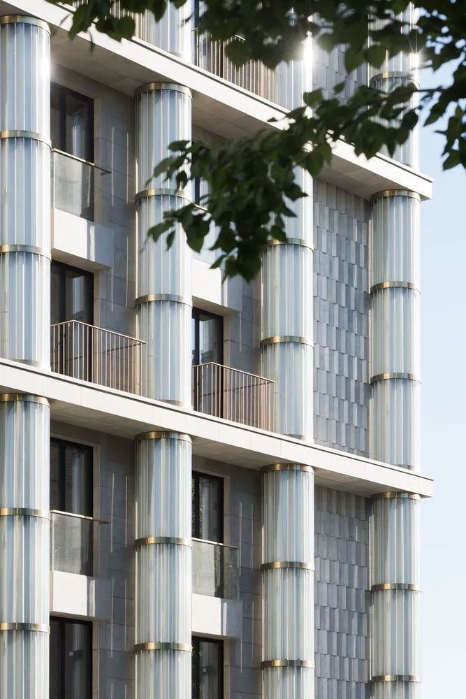 莫斯科Kutuzovskiy XII集合住宅/Tsimailo Lyashenko and Partners