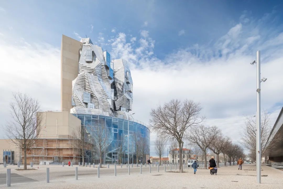 LUMA ARLES藝術資源中心/Frank Gehry