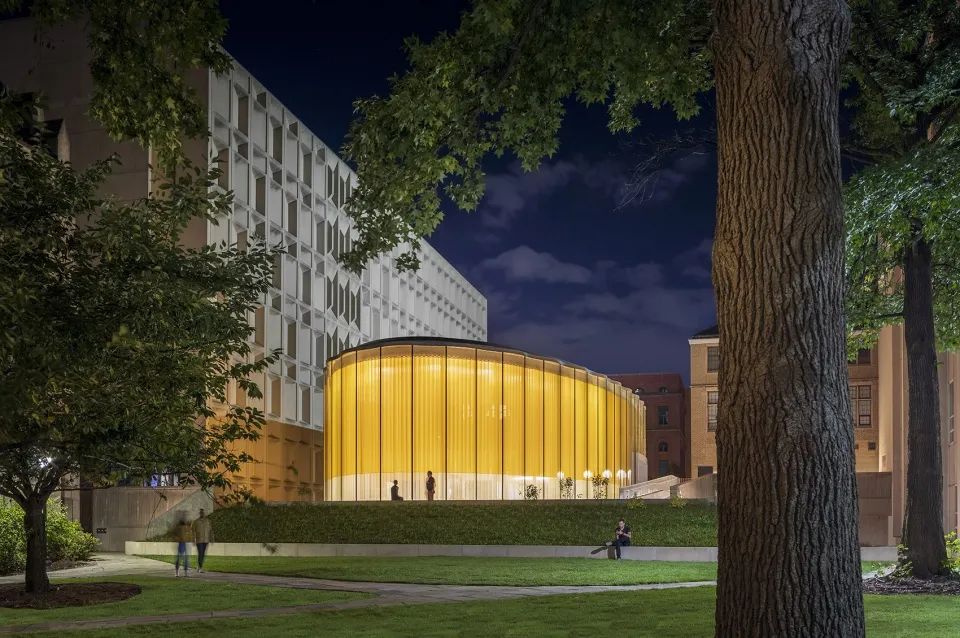 耶魯大學創新思維中心(The Yale University Center for Innovative Thinking)/WEISS / MANFREDI