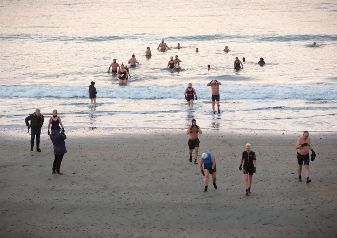 冰島海邊Guðlaug公共溫泉／BASALT Architects
