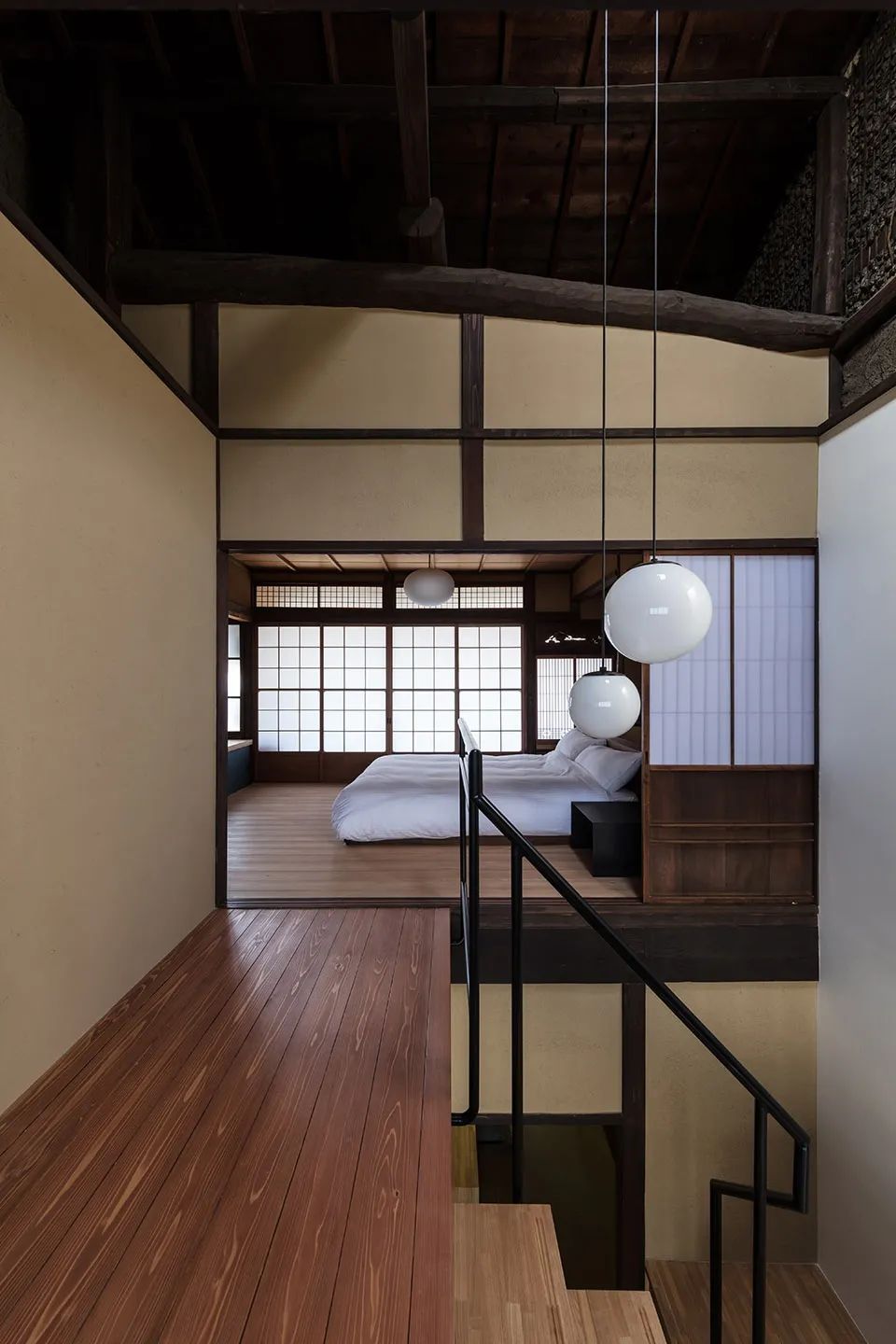 從樓道望向主臥空間 京都系列假日居所Kyoto Maana Kamo／Maana Homes