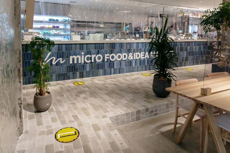 東京有樂町的店鋪“micro FOOD & IDEA MARKET”在收銀台附近設置 Lifecoin Sticker 來分散排隊造成的密集。另一方面,NOSIGNER 仍面臨著交互裝置推廣難、應用場景限於室內等問題。圖片來源 | readyfor.jp