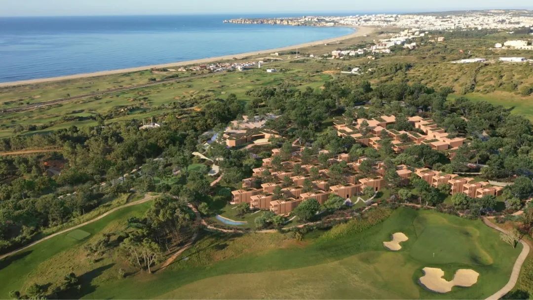 葡萄牙海濱高爾夫度假村別墅Palmares Ocean Living & Golf Resort/RCR Arquitectes