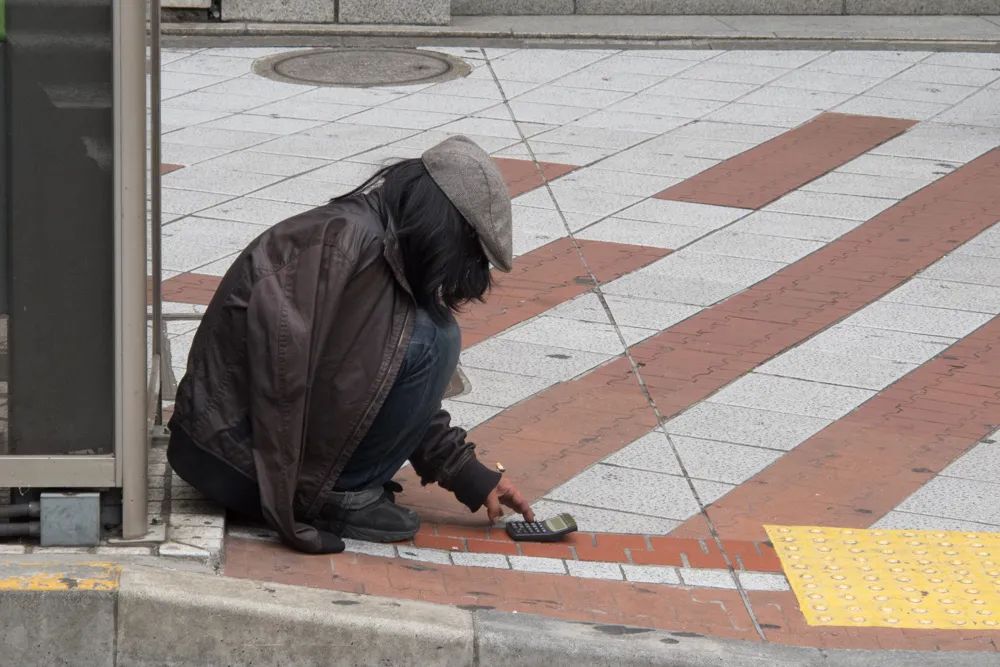 日本街頭的日常囧境,日下慶太攝影作品