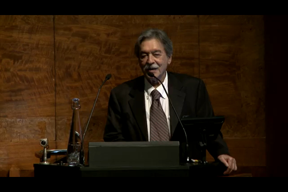 Paulo Mendes da Rocha 達‧洛查在RIBA講座現場