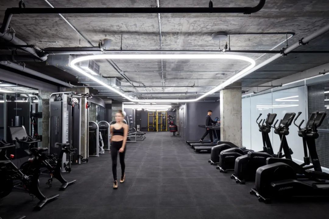 健身房,紐約社會住宅微笑公寓/BIG© Pernille and Thomas Loof