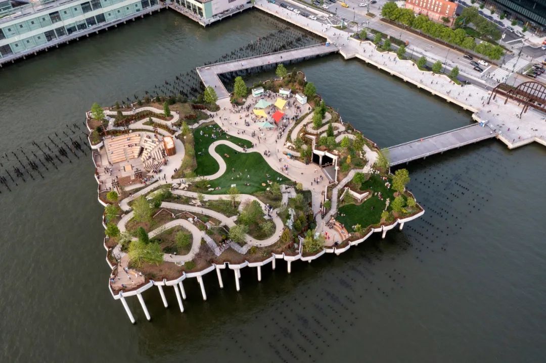 紐約小島公園/Heatherwick Studio© Timothy Schenck