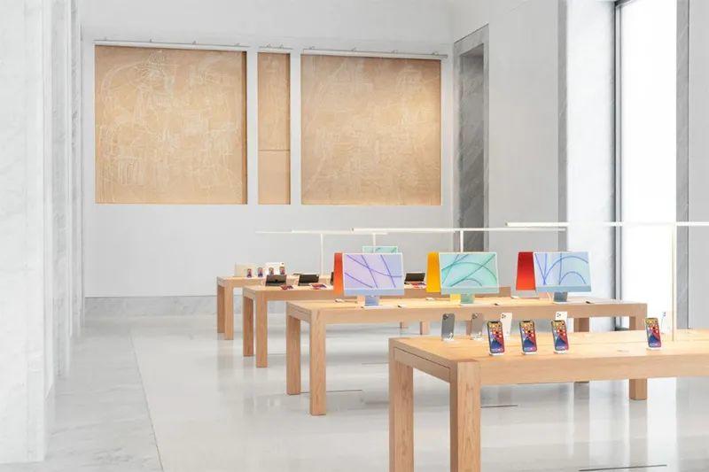 室內空間,蘋果羅馬直營店Apple Via del Corso,Foster + Partners操刀設計