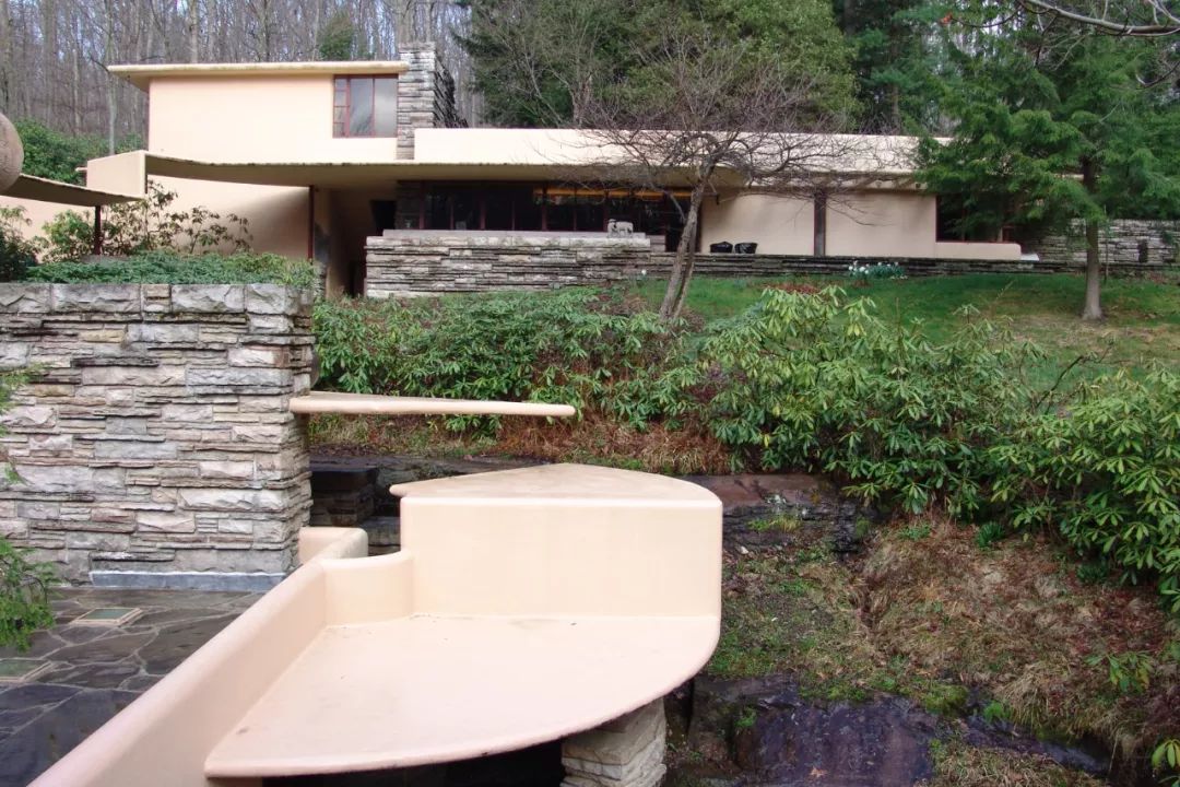 從主樓看賓客樓 落水山莊Fallingwater/Frank Lloyd Wright