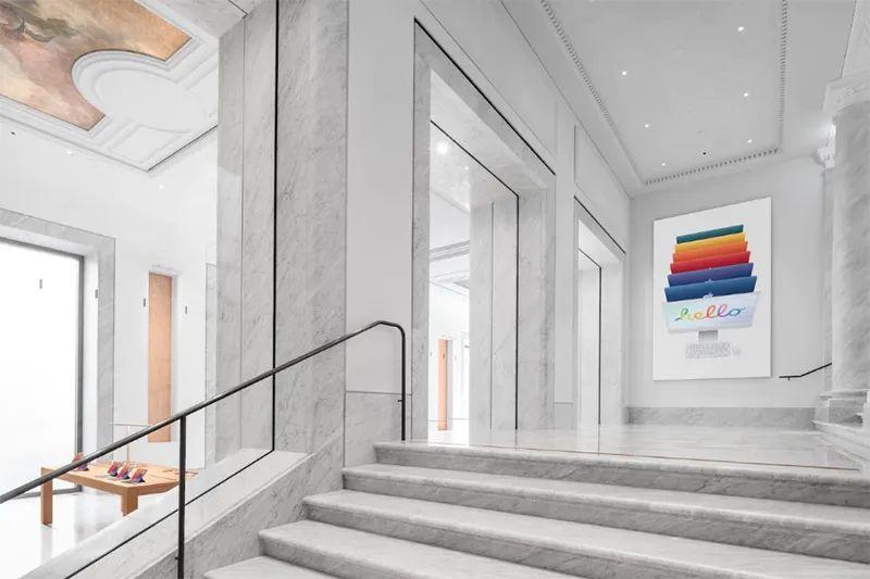 古典與現代結合的室內空間,蘋果羅馬直營店Apple Via del Corso