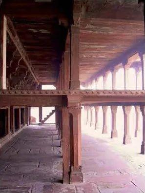 法塔赫布爾西格裡（勝利宮），印度，莫臥兒·阿克巴  ©Archive Olgiati建造的人工性與鄉土材料的共存。魔幻的美。｜Fathepur Sikri, India, built by Mogul AkbarArtificiality of construction and vernacular material coexist side by side. Magic beauty.