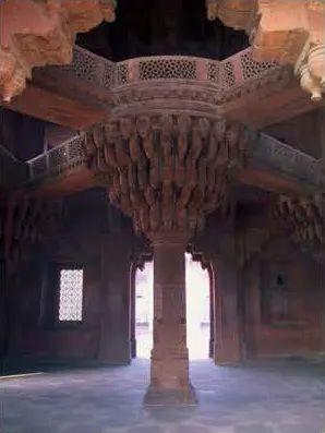 法塔赫布爾西格裡（勝利宮），印度，莫臥兒·阿克巴  ©Archive Olgiati建造的人工性與鄉土材料的共存。魔幻的美。｜Fathepur Sikri, India, built by Mogul AkbarArtificiality of construction and vernacular material coexist side by side. Magic beauty.