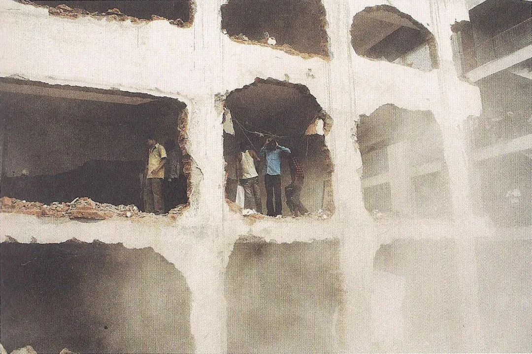 拆除中的磚拱 Demolition Brick Arches