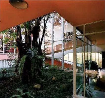 馬里奧·塔克斯·比滕庫特住宅，比拉諾瓦·阿提加斯，巴西，聖保羅，1959  ©Nelson Kon 我願意居住的五個房子之一。｜Mario Taques Bittencourt House, Vilanova Artigas. São Paulo, Brazil, 1959 One of the five houses I would live in.