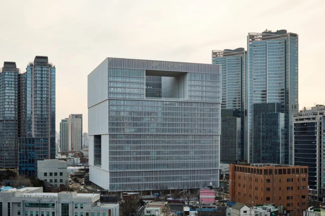愛茉莉太平洋集團總部  建築設計：David Chipperfield Architects  作品位置：首爾，韓國