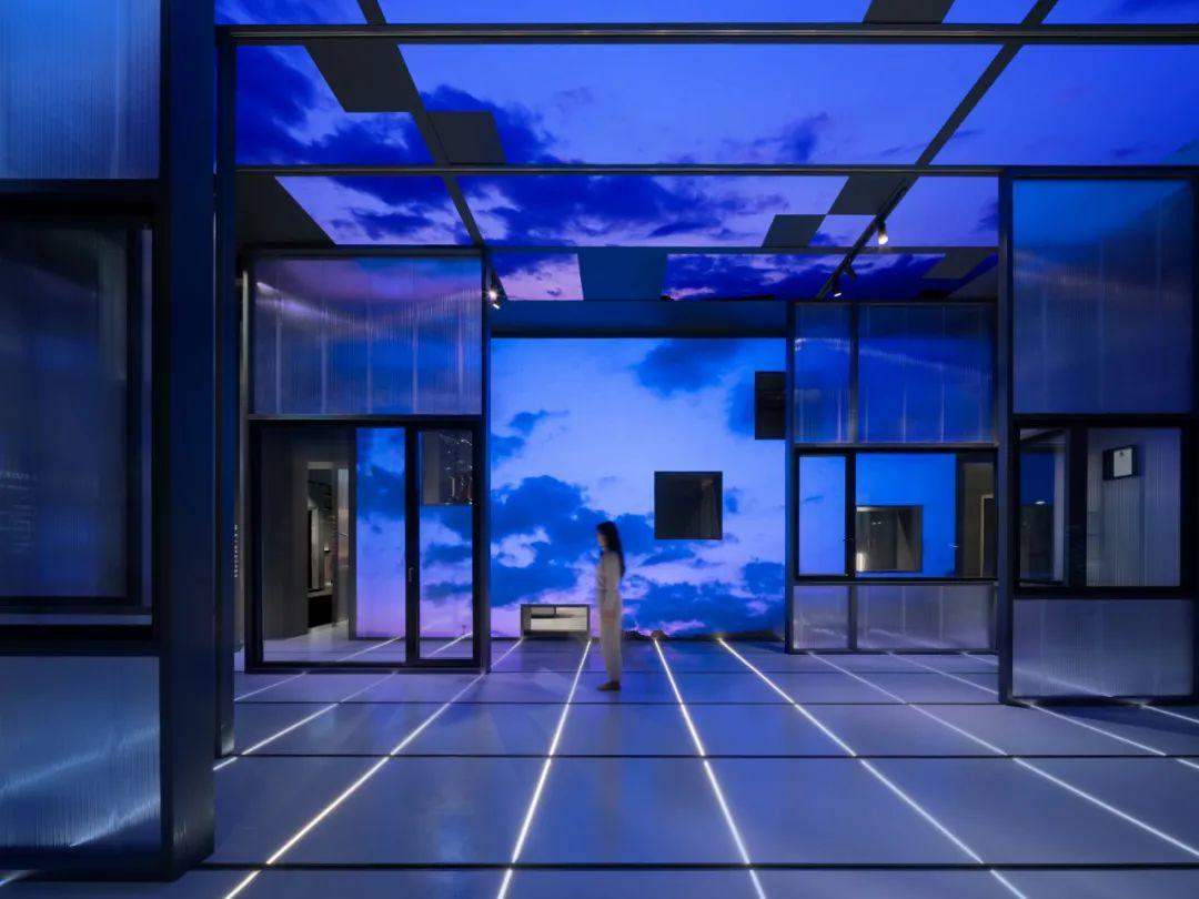空間與顏色營造出各種層次 羅蘭西尼門窗展廳/邵唯晏 竹工凡木設計研究室xDRD設計研究院