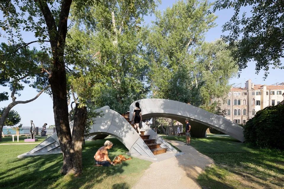 以幾何形狀獲得強度 威尼斯Striatus人行步橋/Zaha Hadid Architects