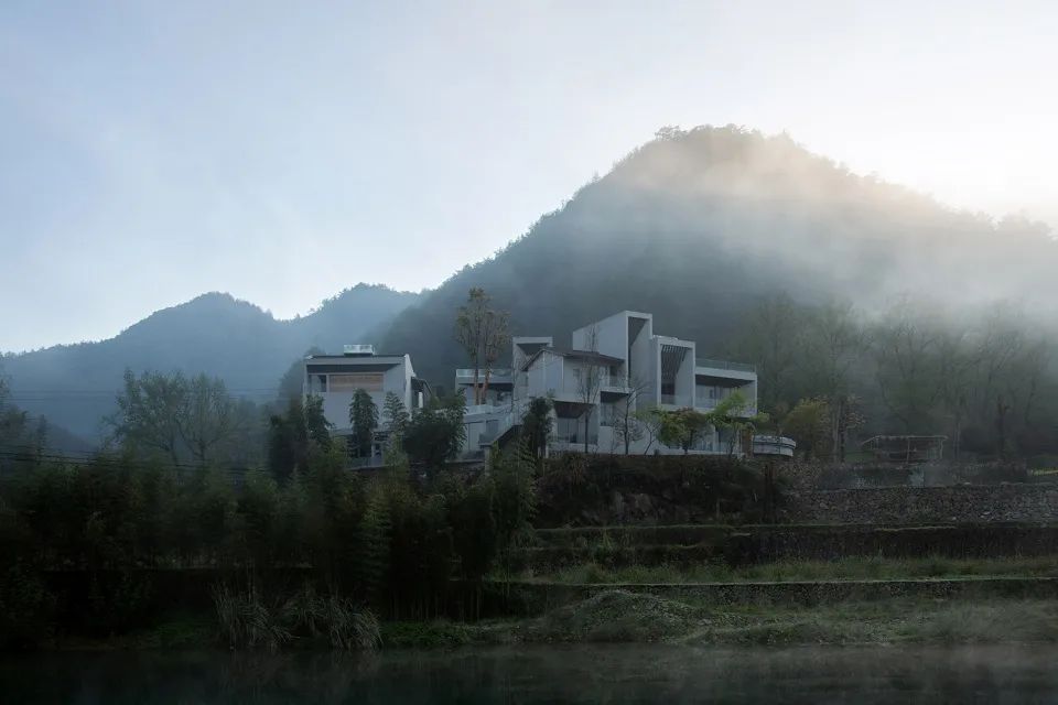遠觀桐廬山澗房© 蘇聖亮 桐廬山澗房/來建築設計工作室