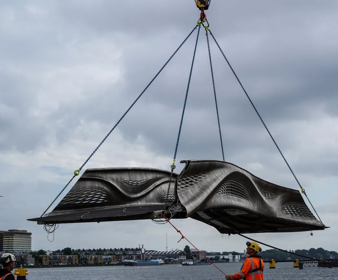 施工過程 阿姆斯特丹智慧人行步橋3D Metal Printing Bridge/MX3D + Joris Laarman Lab + Arup
