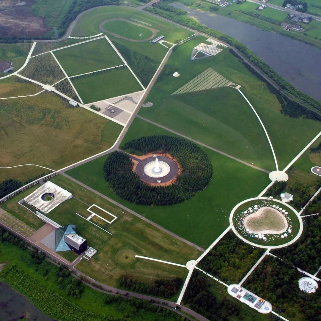 日本北海道的札幌Moerenuma公園 莫埃來沼公園| モエレ沼公園-イサム・ノグチ設計