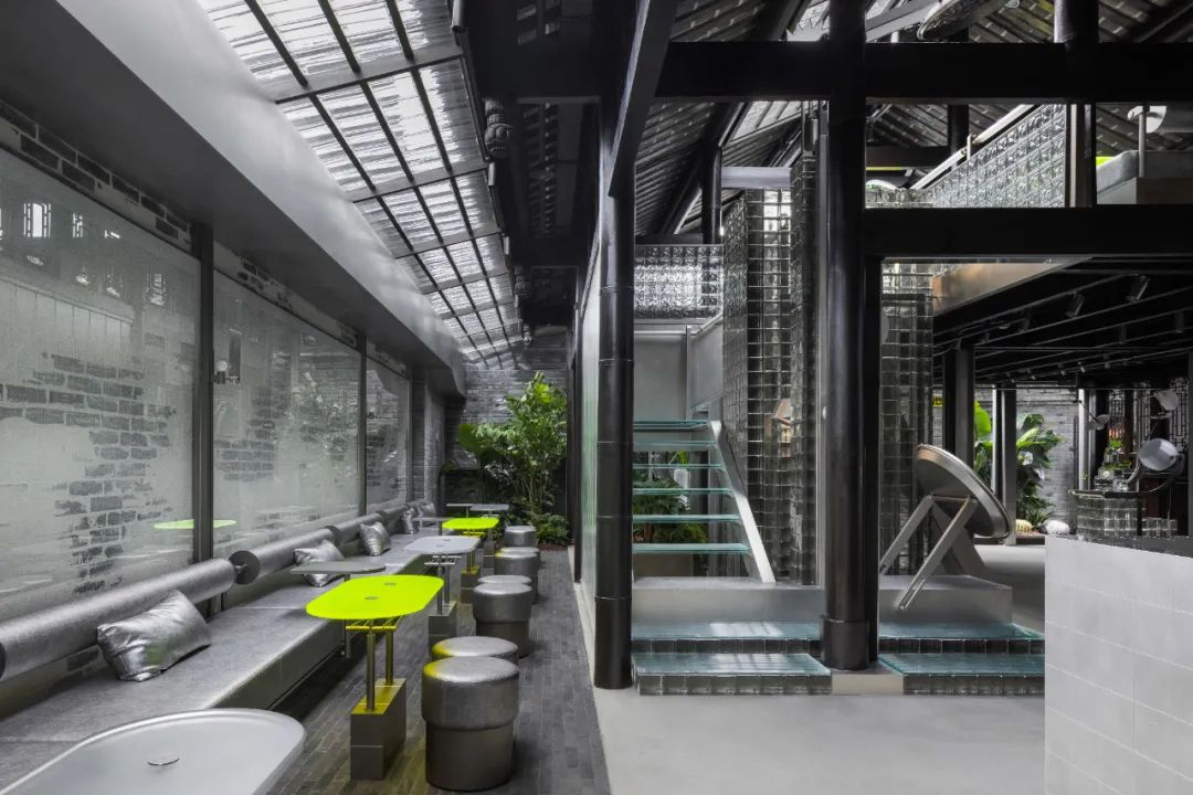 成都好利來1992概念店餐廳室內設計／Some Thoughts 空間設計工作室