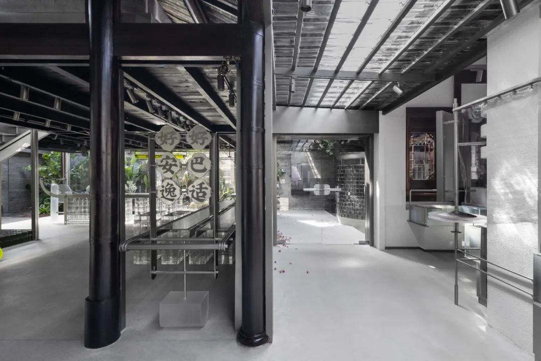 成都好利來1992概念店餐廳室內設計／Some Thoughts 空間設計工作室