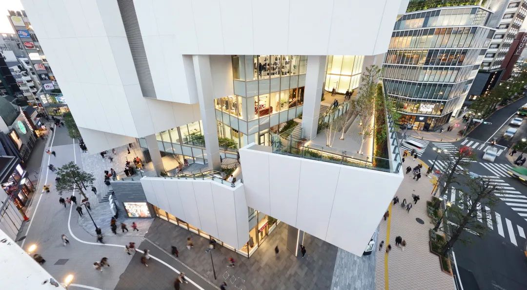 作品名稱：Shibuya PARCO HULIC building, Shibuya  參賽公司：TAKENAKA CORPORATION  作品地點：日本，東京Tokyo, Japan