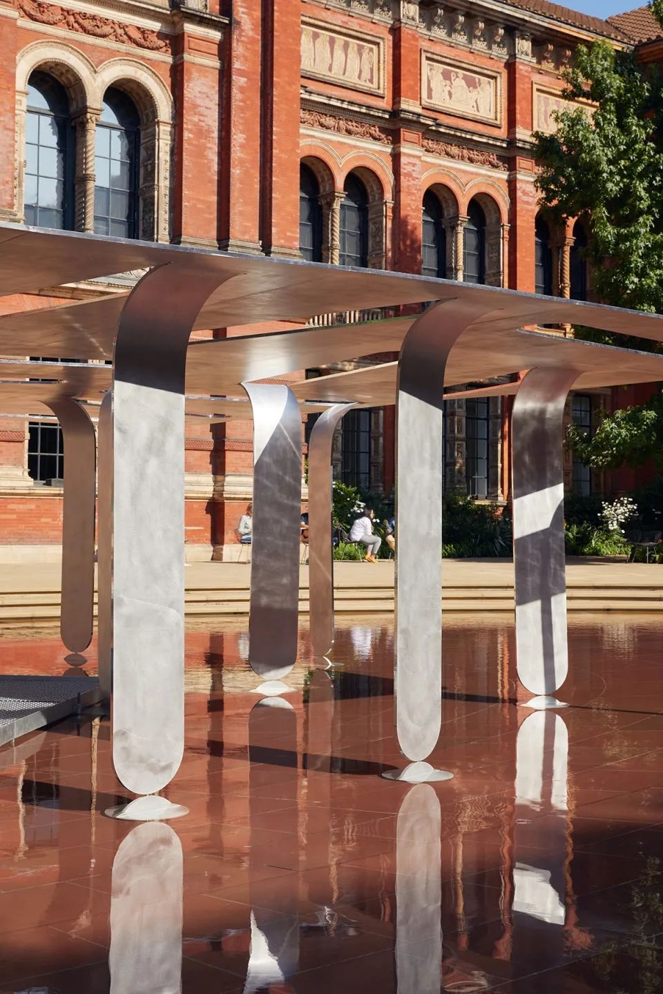 2021年倫敦設計雙年展互動展亭 森林與天空之間／Nebbia Works