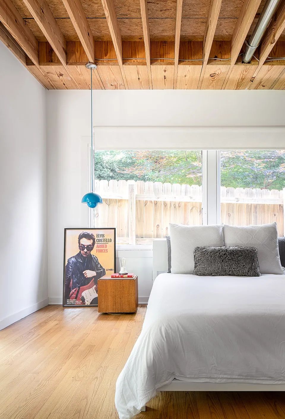 大面積開窗顛覆了傳統住宅風格©Garey Gomez 老建築翻新，美國亞特蘭大私人住宅Grant Park House／ARCHITECTUREFIRM