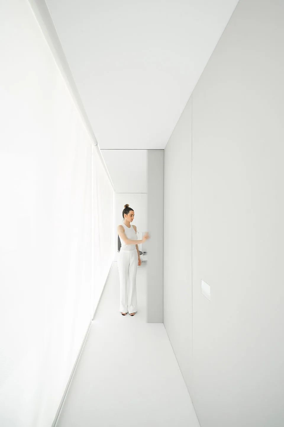 分隔夜區和日區的滑門 西班牙住宅計畫NIU70／Fran Silvestre Arquitectos