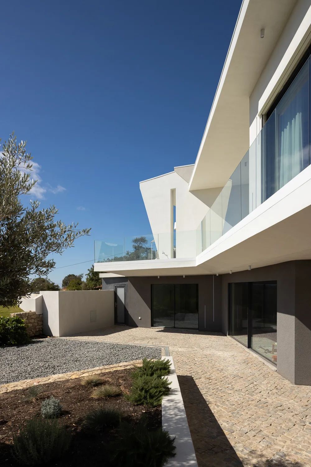 Portugal House 葡萄牙住宅蔚藍之家Casa Azul╱CORE Architects