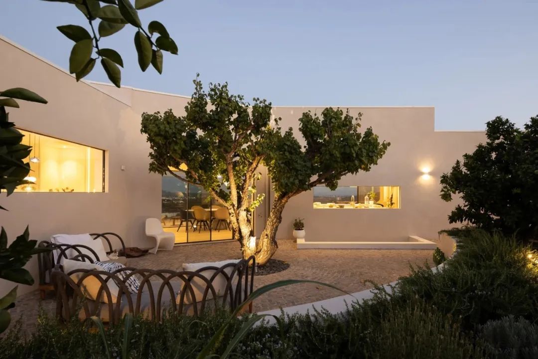 Portugal House 葡萄牙住宅蔚藍之家Casa Azul╱CORE Architects