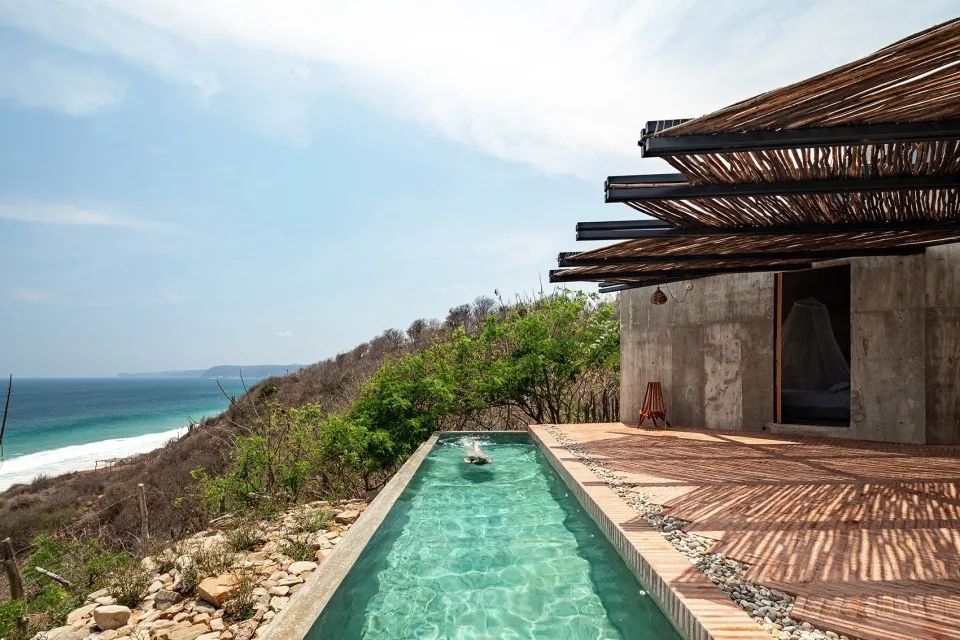 面海的游泳池 swimming pool mexico 墨西哥私人住宅La Casa del Sapo／Espacio 18 Arquitecturao／Espacio 18 Arquitectura