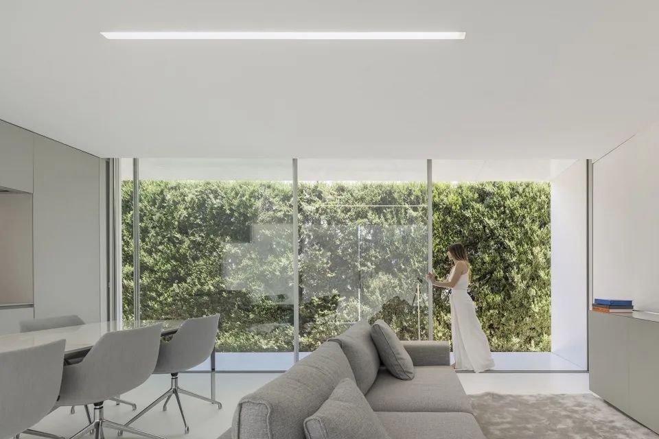 連續開放的室內空間 西班牙住宅計畫NIU70／Fran Silvestre Arquitectos