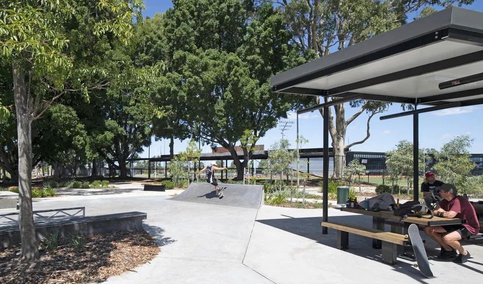 考量到社區可及性，設置的遮棚、滑板區等 澳州伯斯社區公園景觀建築設計 Australia Perth Landscape Architecture Design Lathlain Park Community Zones/ REALMstudios + Urbis