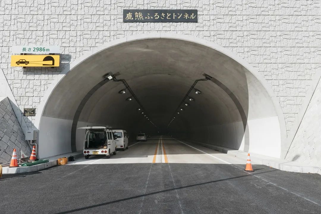 露營車 日本大分縣耶馬溪トンネルホテル（耶馬溪隧道酒店）Yabakei Tunnel Hotel／佐野文彥工作室