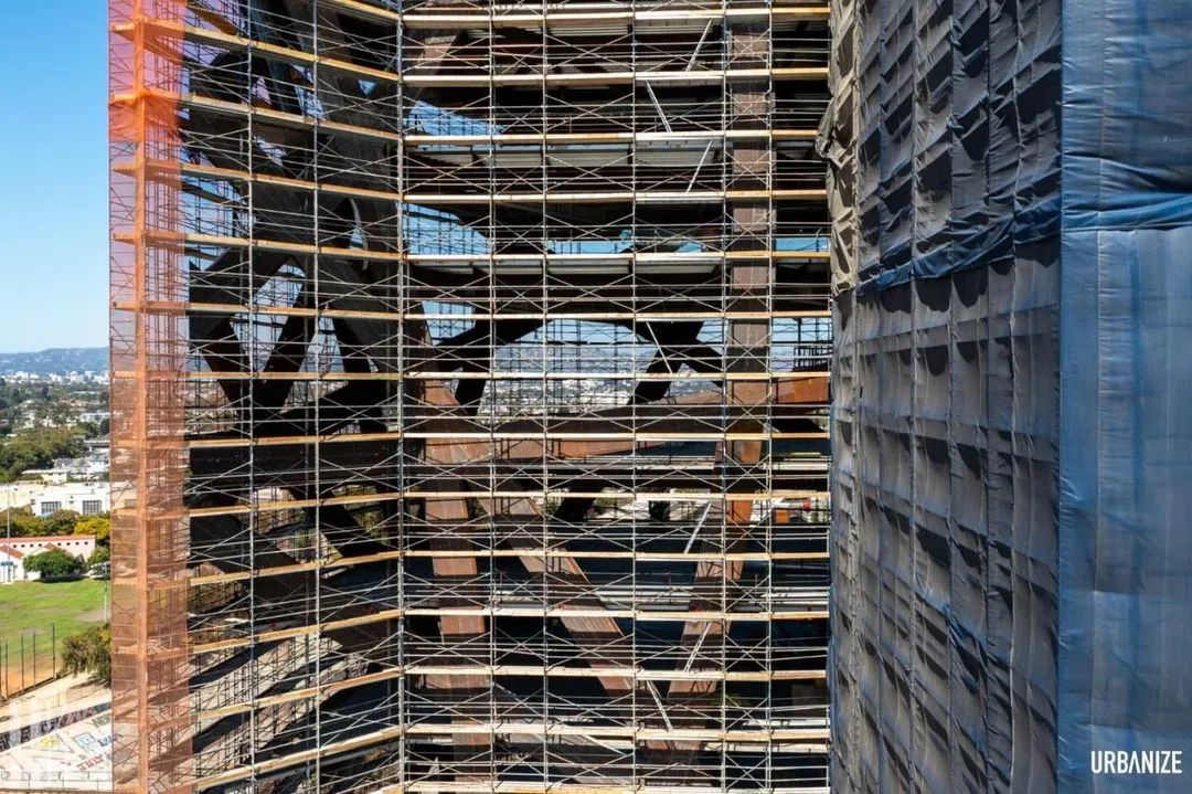 洛杉磯鋼構辦公大樓(W)rapper／Eric Owen Moss