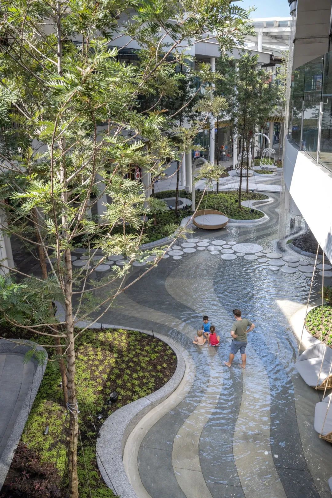 泰國曼谷Megabangna購物中心溪谷步道親水空間景觀設計 Stream Valley at Mega Foodwalk landscape architecture design／Landscape Collaboration