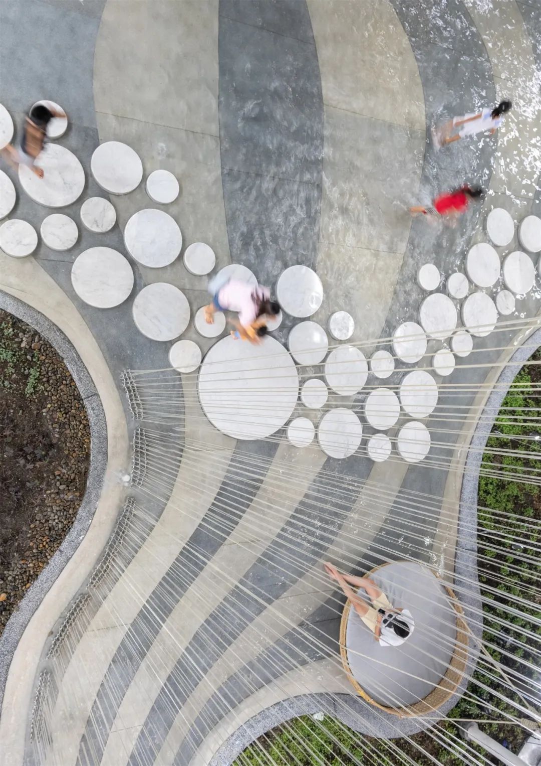 泰國曼谷Megabangna購物中心溪谷步道親水空間景觀設計 Stream Valley at Mega Foodwalk landscape architecture design／Landscape Collaboration