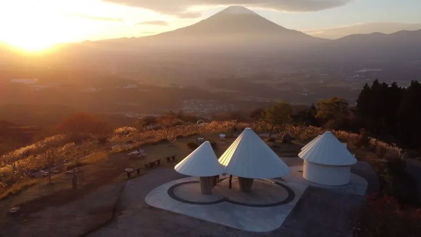 Mount Fuji Public Toilet OATH HILL PARK 富士山公共廁所,誓いの丘公園/隈研吾 Kengo Kuma