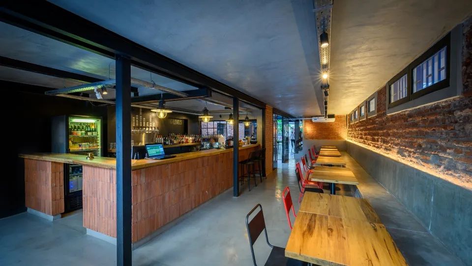 後部的用餐區域 阿根廷酒吧室內設計 Argentina Levels Bar interior design／MURO Arquitectos