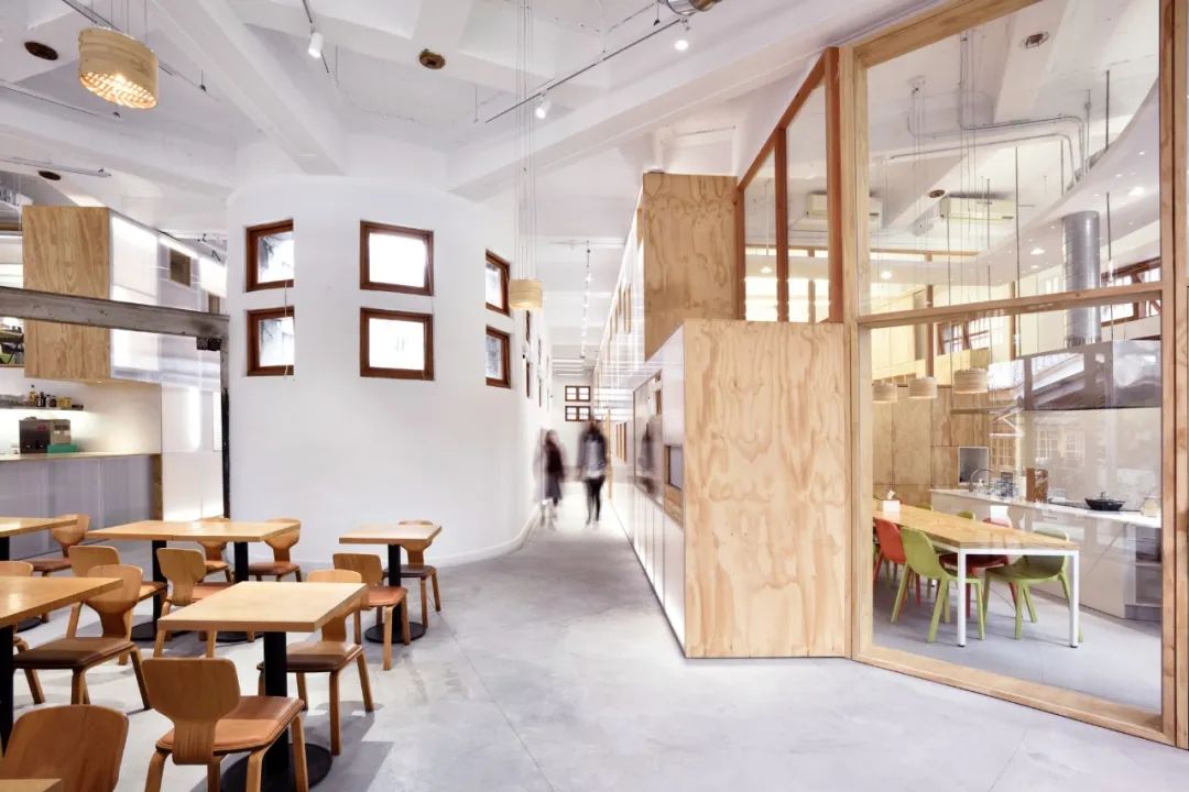 新富町文化市場餐飲空間：明日咖啡 MOT CAFÉ